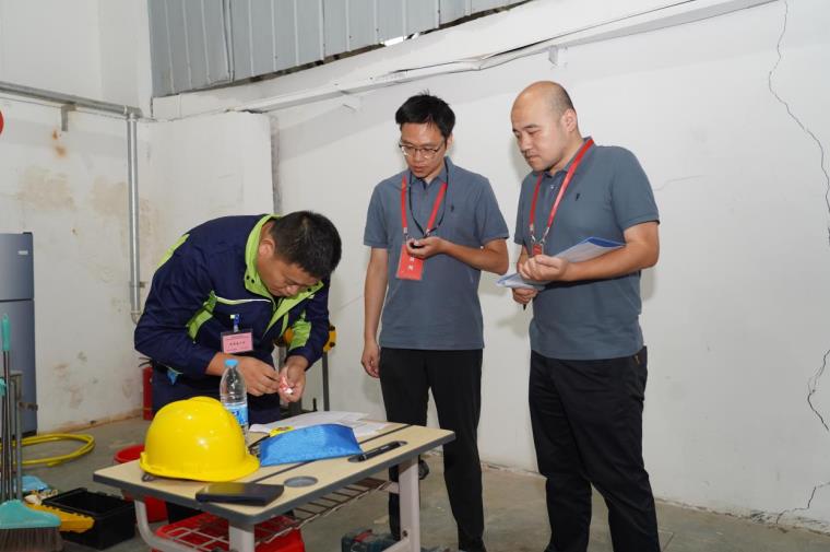 合肥市二队选手韦响成获得一等奖。