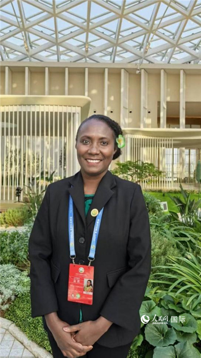 所罗门群岛妇女、青年、儿童与家庭事务部新闻发言人尼禄·凡科莎接受人民网采访。 人民网 吴诗敏摄