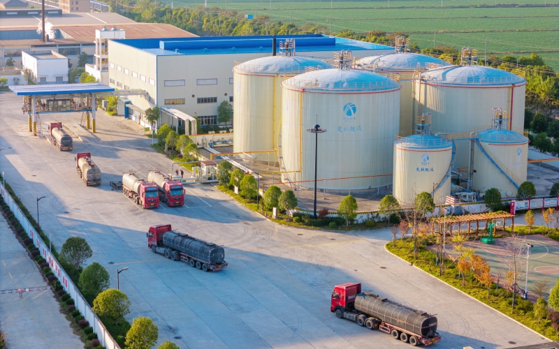 武天高速天门西段的施工现场。