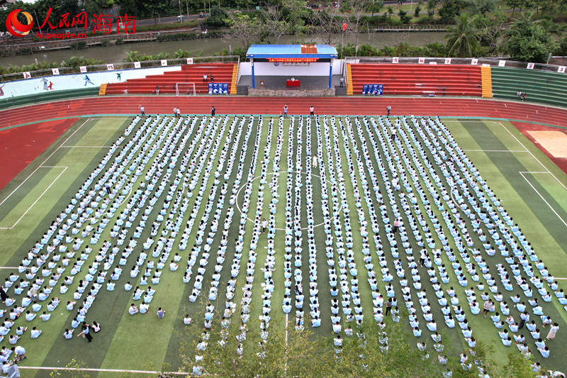 海口市网络文明课堂走进海口第四中学。 人民网记者 孟凡盛摄