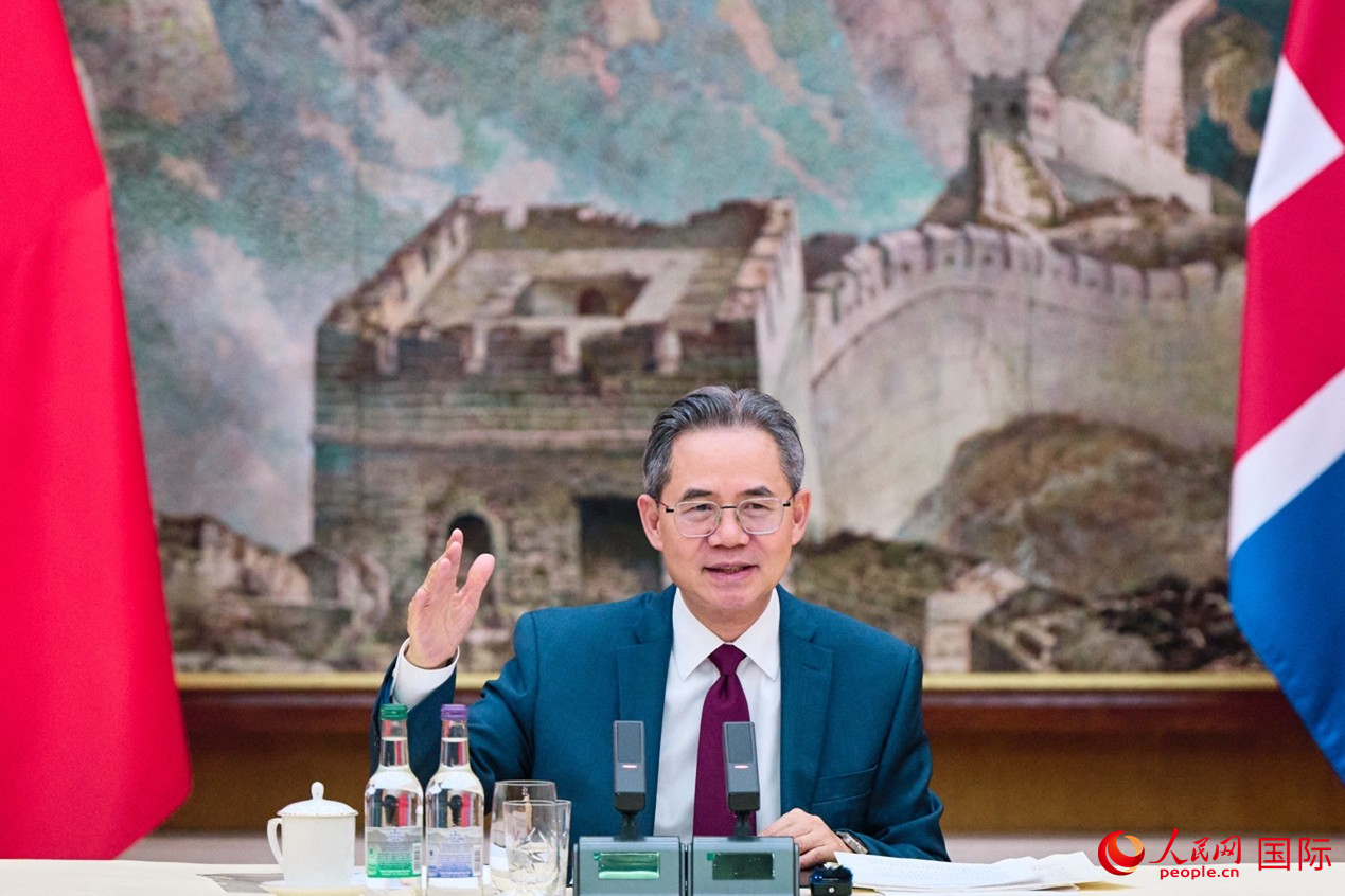 中国驻英国大使郑泽光发表讲话。人民网 杨浩鹏摄