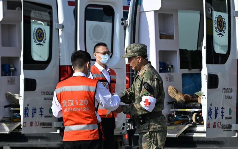 军地联合演练,锻造急救精兵。