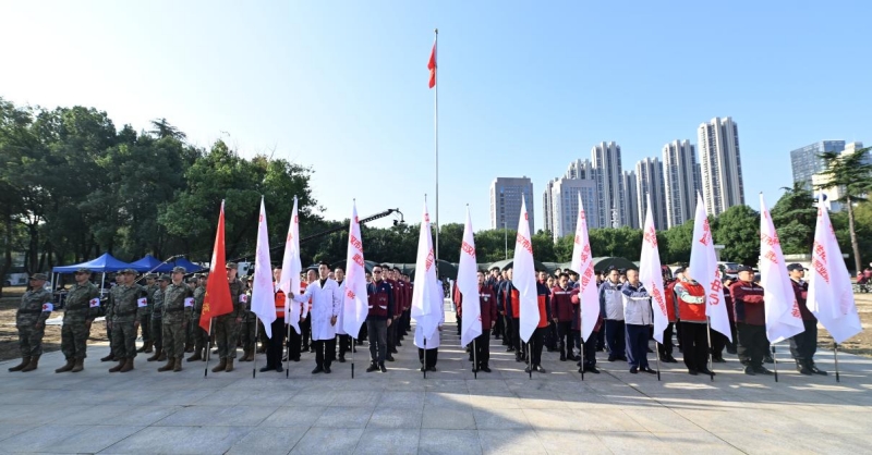 军地联合演练,锻造急救精兵。